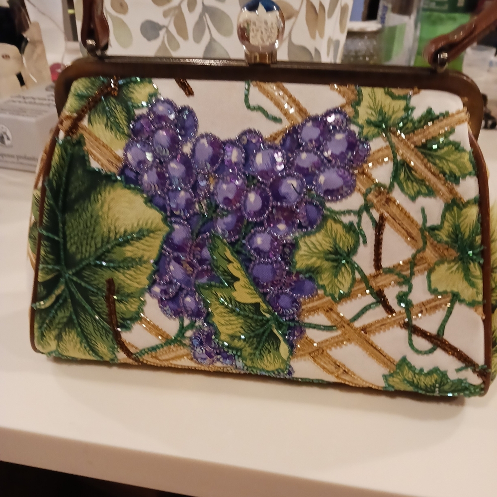 Isabella Fiore beaded and sequined grape design handbag NWOT - Picture 3 of 16